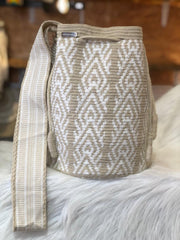 Wayuú Diseño Cordón Lateral Grande 29 x 29