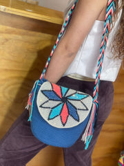 Wayuú Mediana Tapa Pedrería 23 x 21