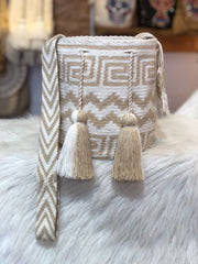 Wayuu Medium 22x21