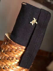 Exclusive small single-color pin 22x18