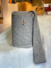 Exclusive Prendedor Unicolor gris claro Mediana 27 x 24