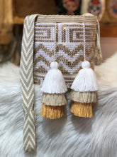 Wayuú Mediana Campanas Pedrería 22 x 21