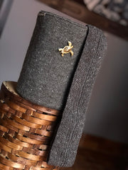 Exclusive small single-color pin 22x18