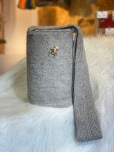 Exclusive Prendedor Unicolor gris claro Mediana 27 x 24