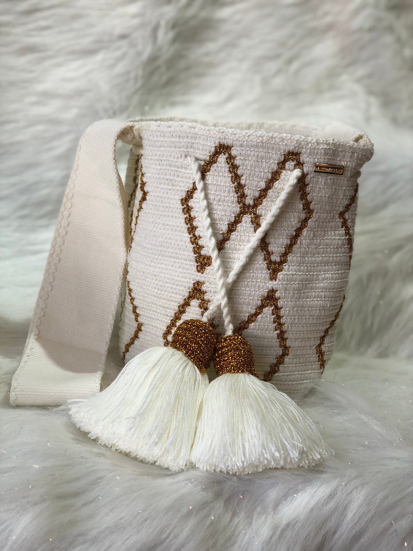 Mediana Exclusive detalles en seda 22x20