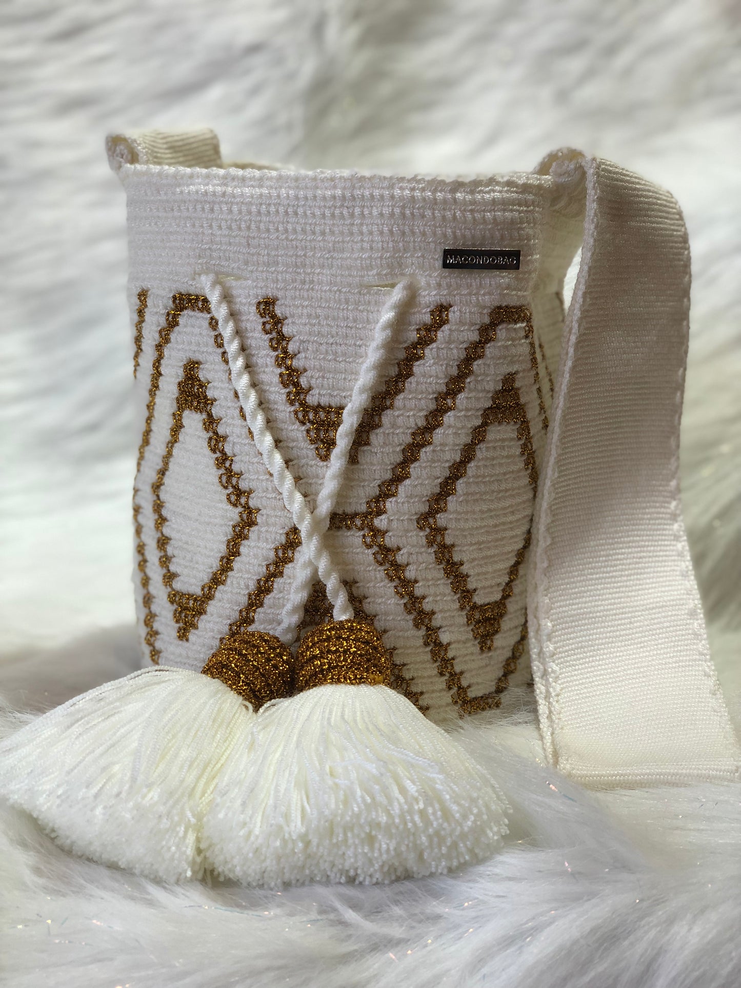 Mediana Exclusive detalles en seda 22x20