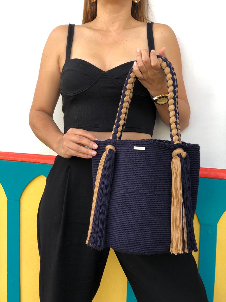Bolso Wayuú trenza unicolor 29x29