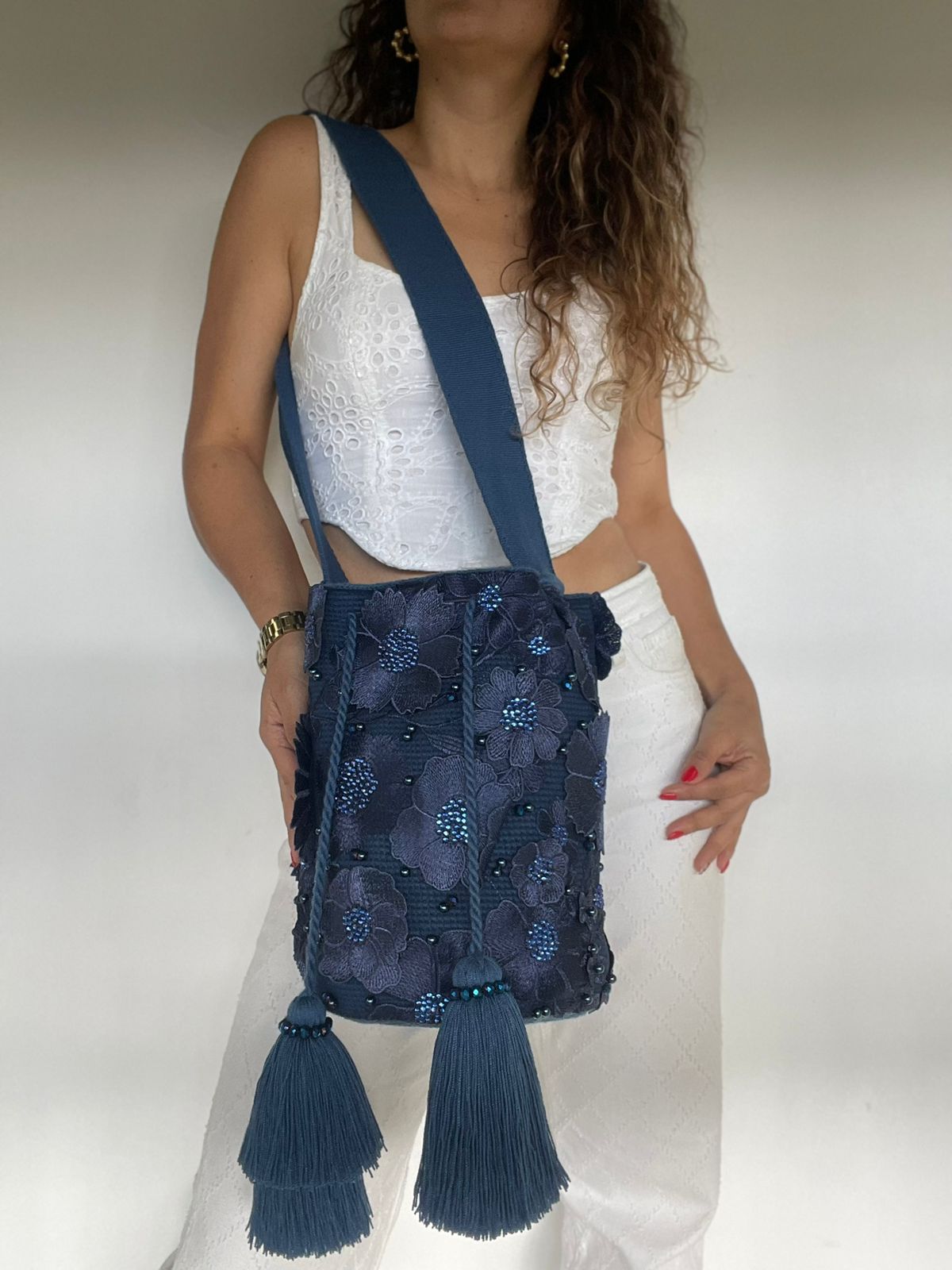 Large Wayuu embroidery 27 x 32