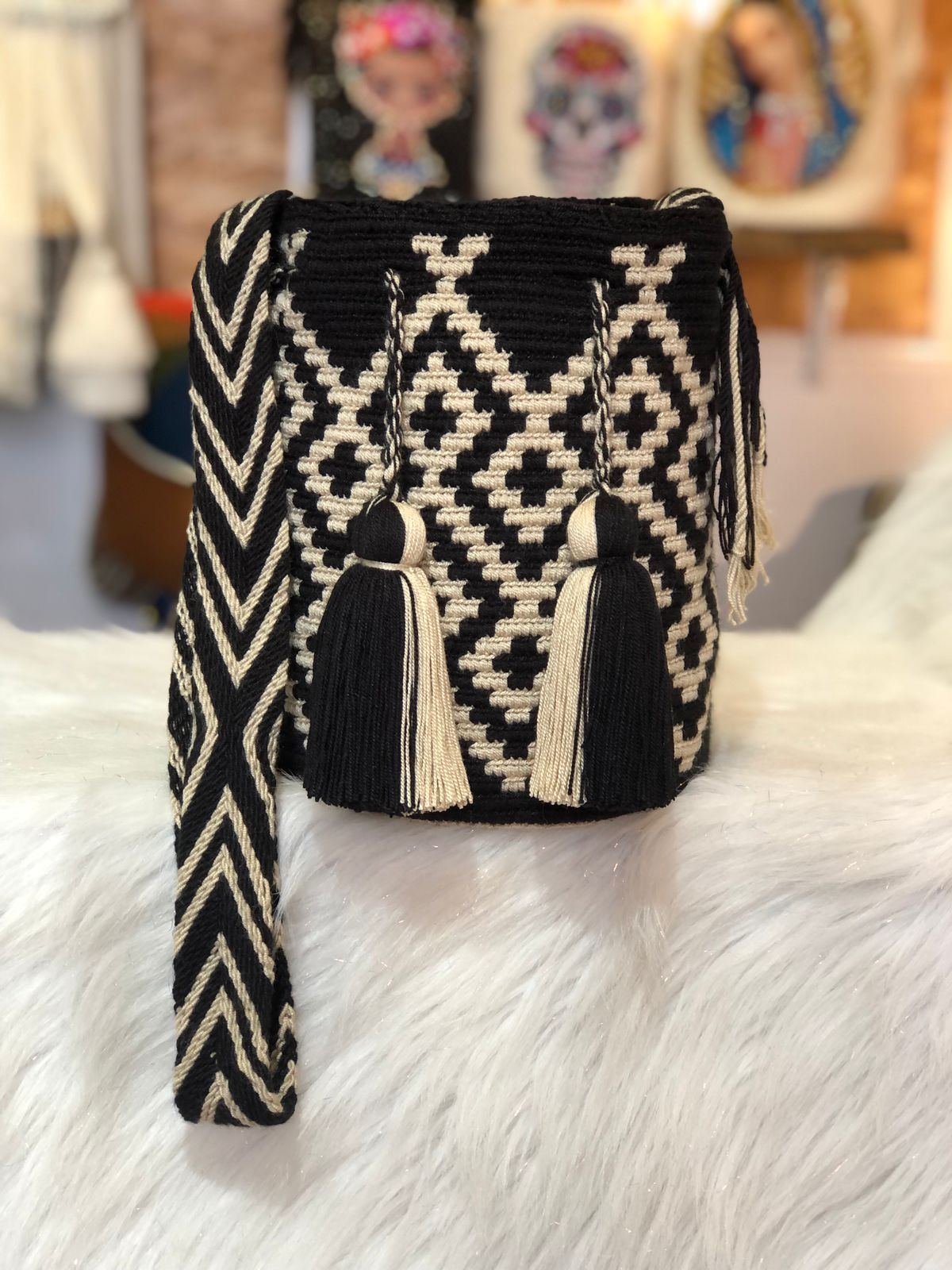 Wayuu Medium 22x21