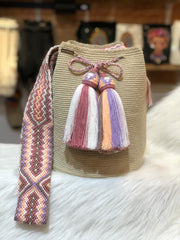 Wayuú Unicolor Grande Tradicional Gaza Macramé 29 x 29