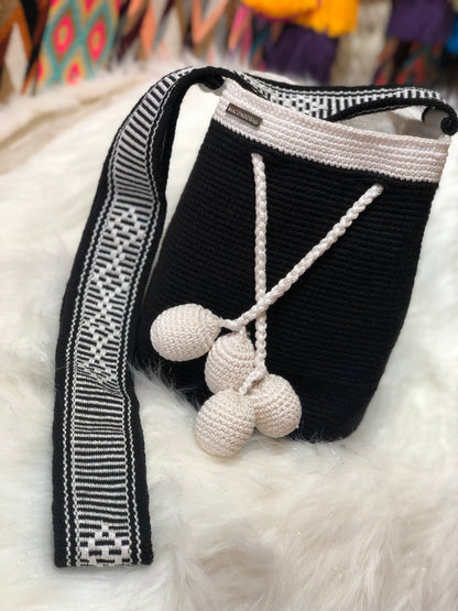 Mediana exclusive borde en seda