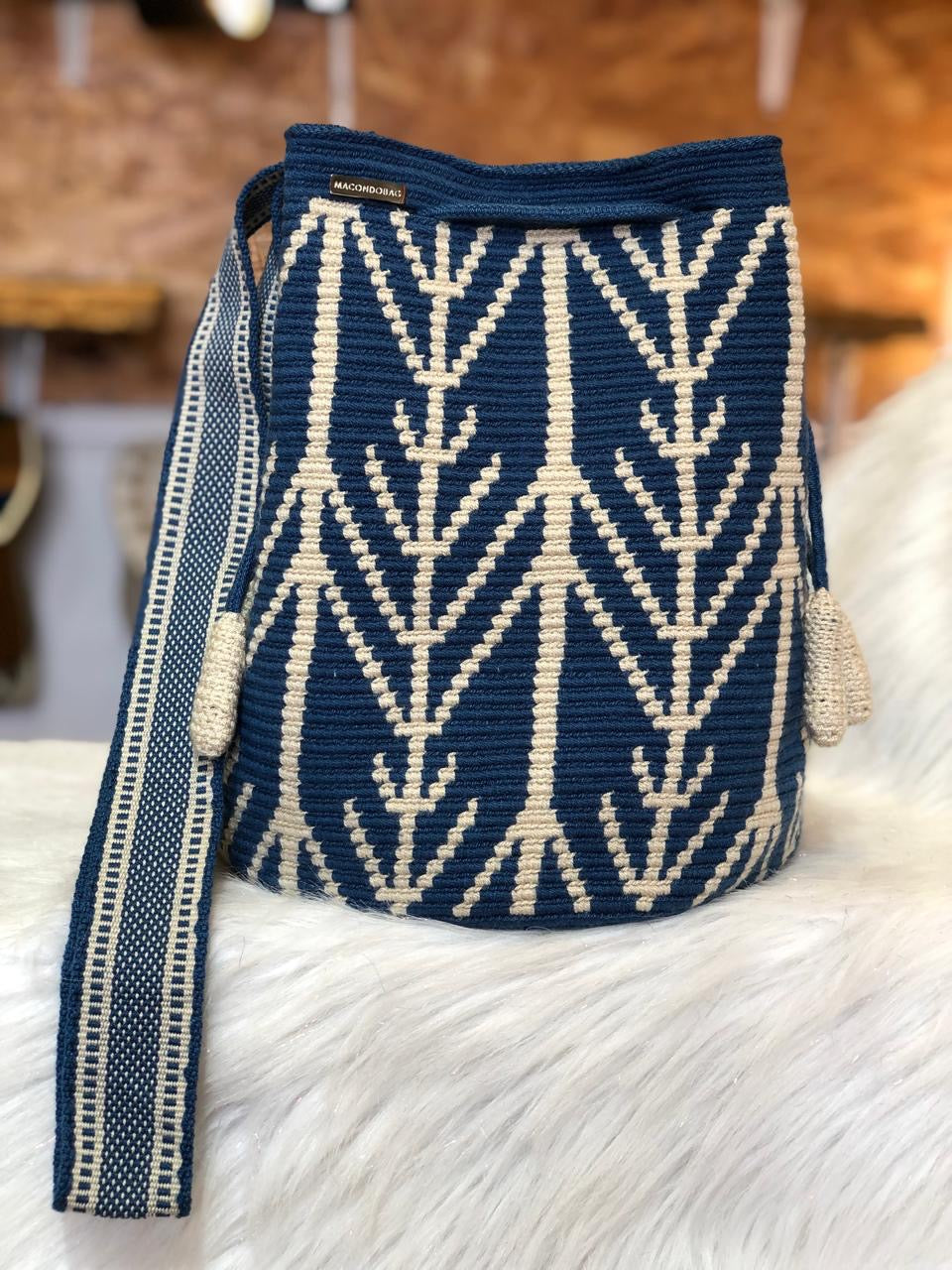 Wayuú Diseño Cordón Lateral Grande 29 x 29