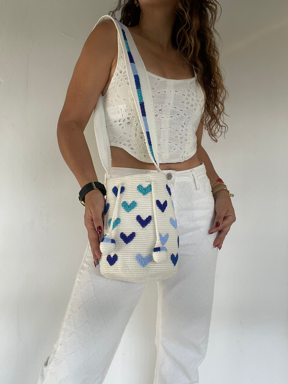Exclusive Medium Wayuu Hearts Embroidery 22x23