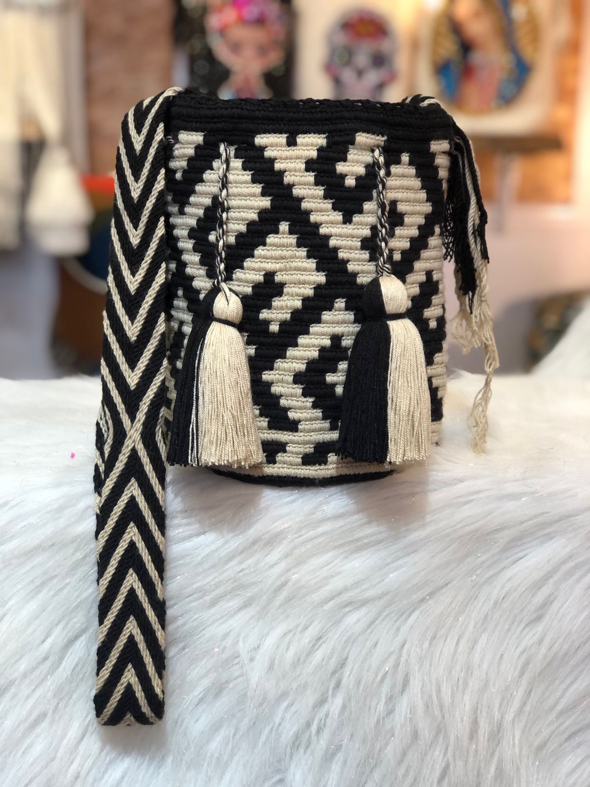 Wayuu Medium 22x21