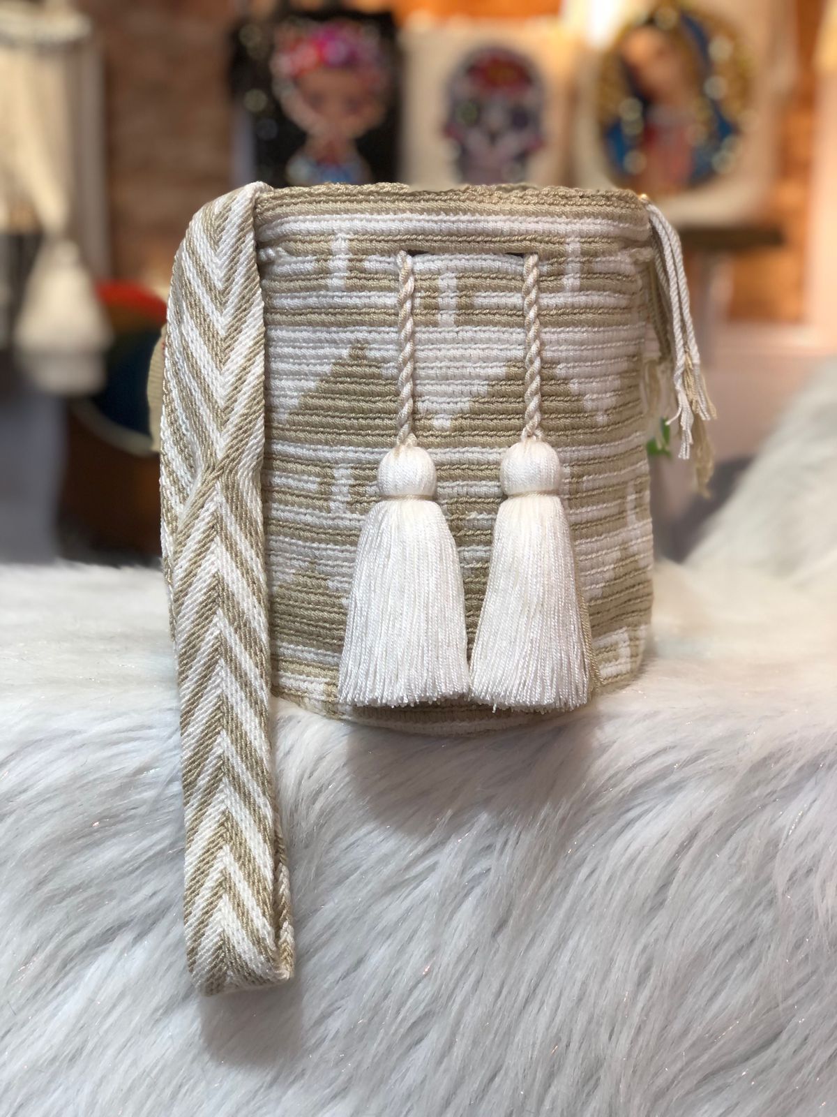 Wayuu Medium 22x21