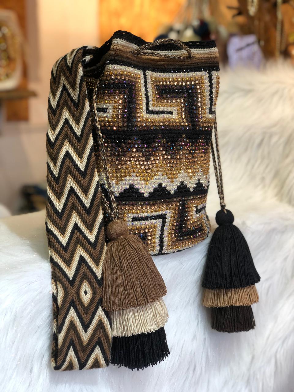 Wayuú Piedras y Campanas Grande Tradicional 29 x 29