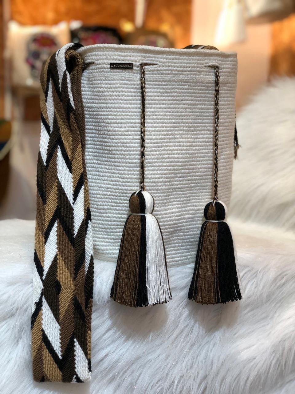 Wayuú Unicolor Grande Tradicional 29 x 29