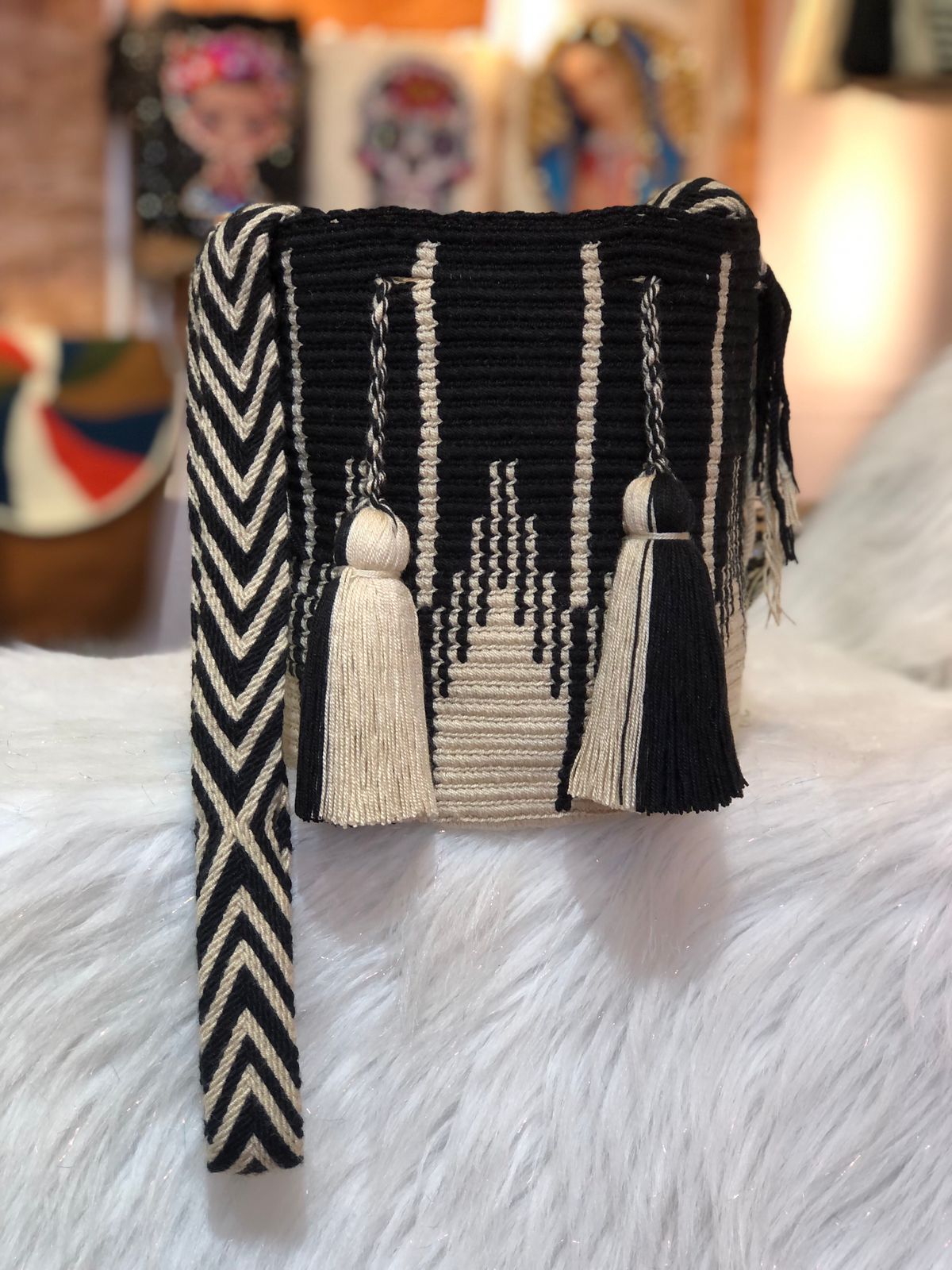 Wayuu Medium 22x21