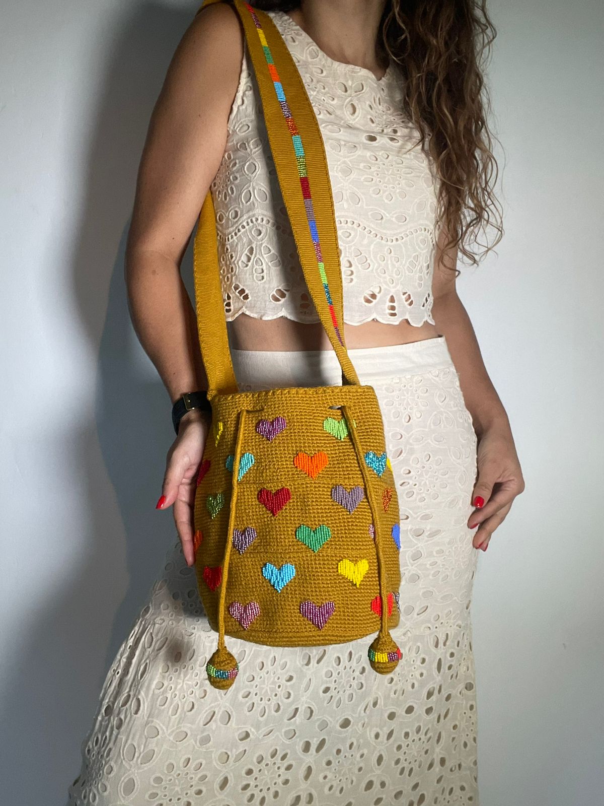 Exclusive Medium Wayuu Hearts Embroidery 22x23
