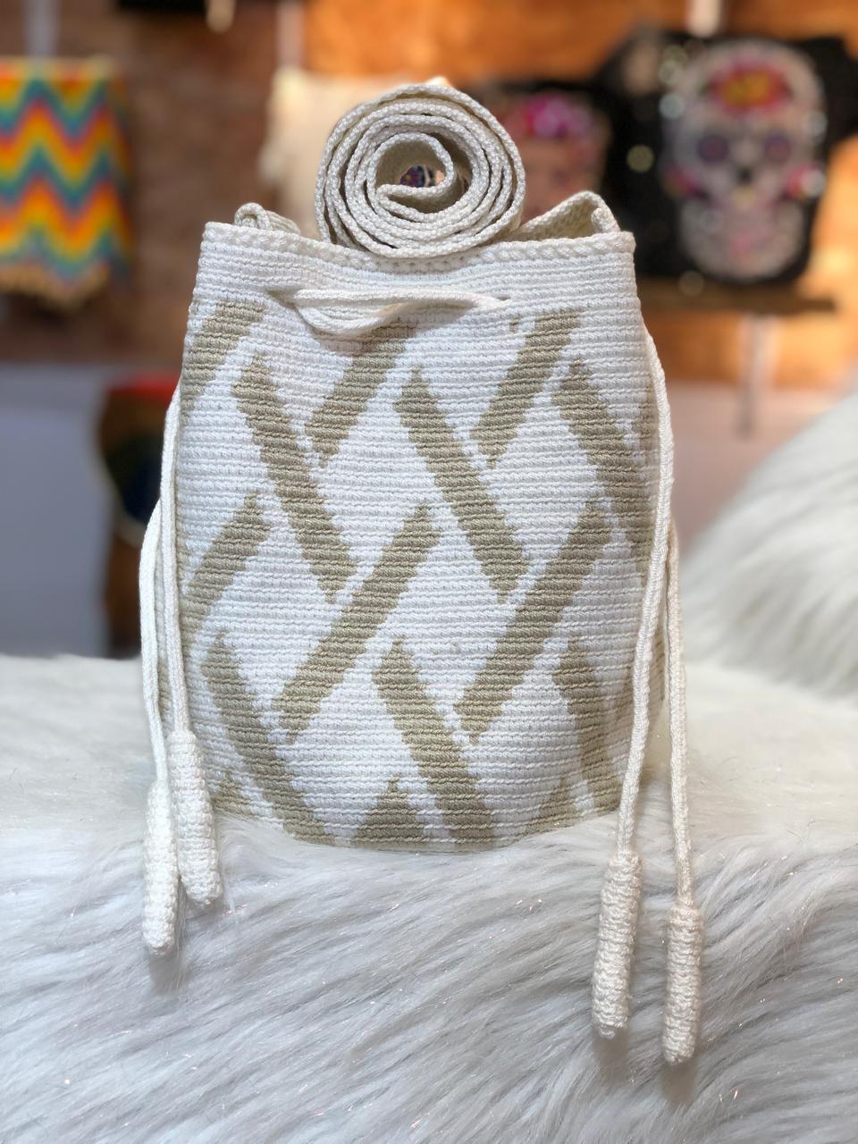 Wayuú Diseño Cordón Lateral Mediana 22x21