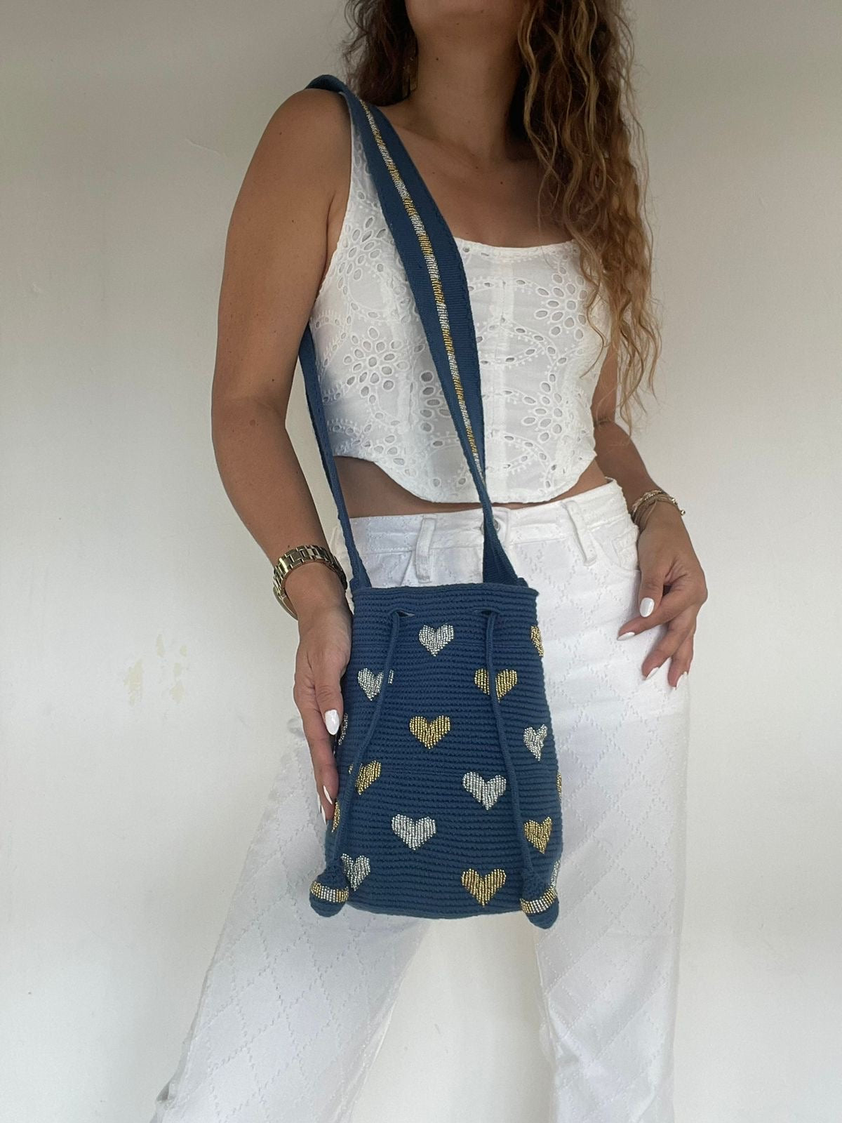 Exclusive Medium Wayuu Hearts Embroidery 22x23
