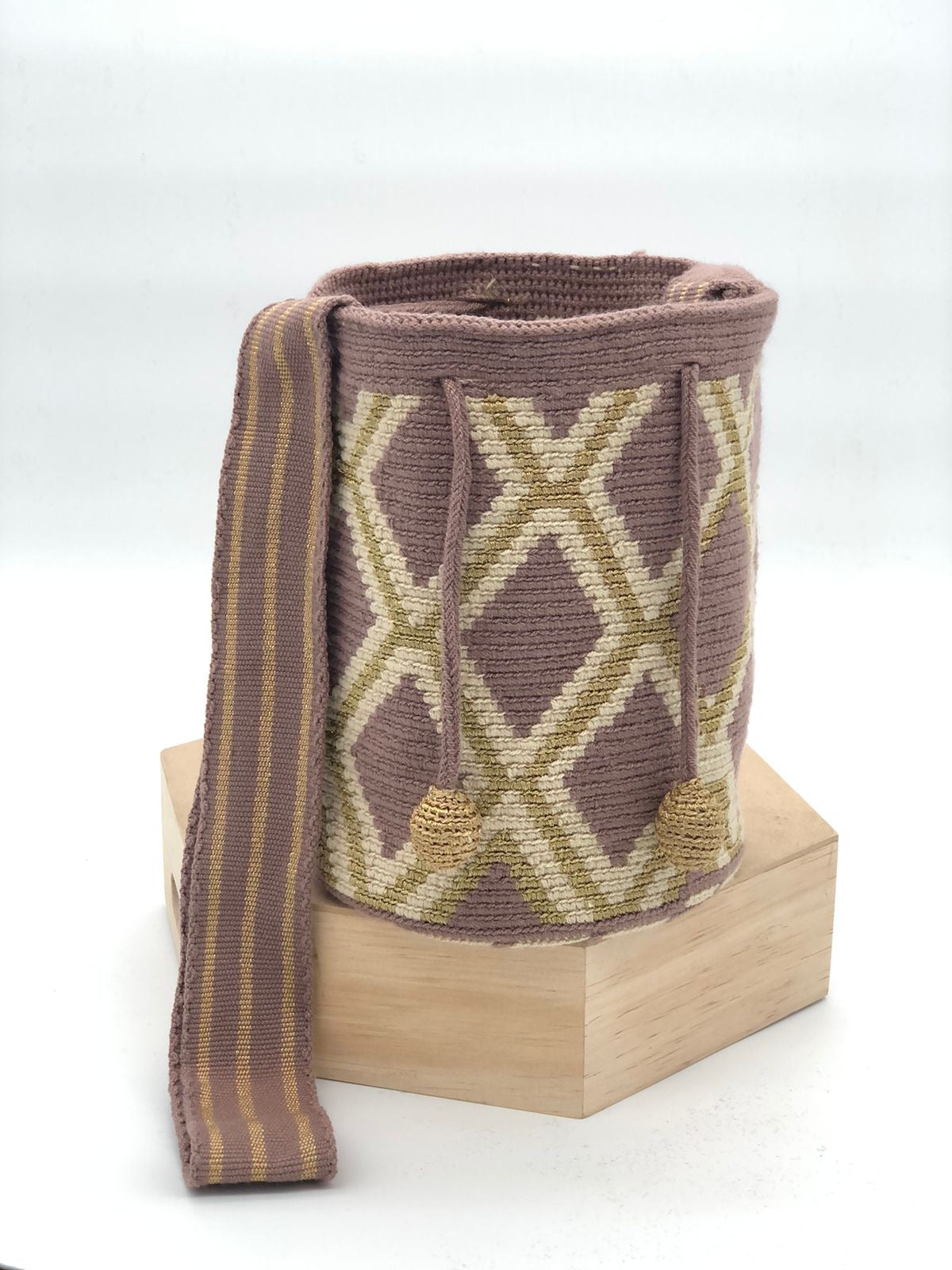 Mediana Con Detalles En Seda 22 x 21