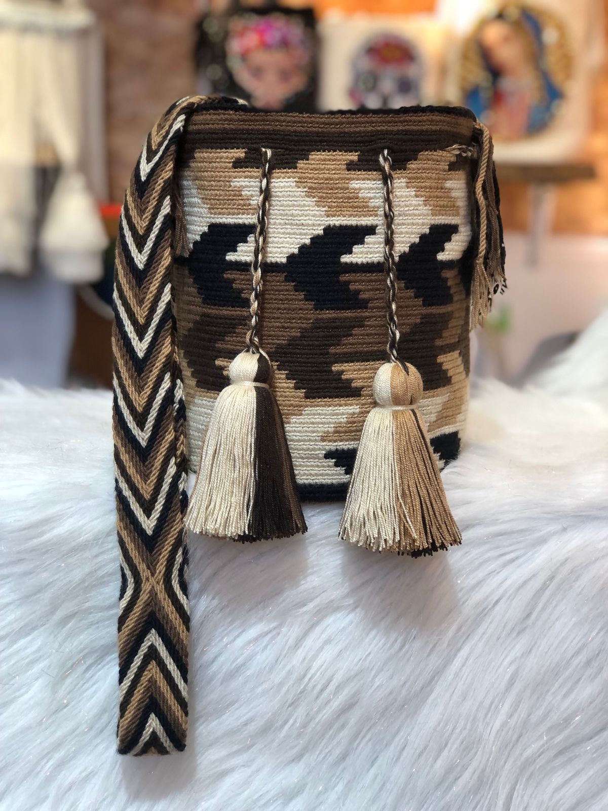 Wayuu Medium 22x21
