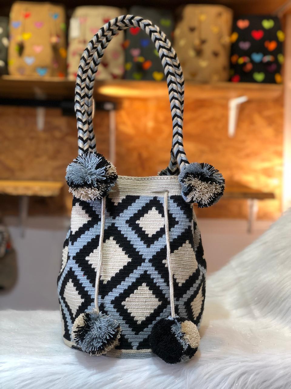 Wayuú Trenza y Borla 29 x 29