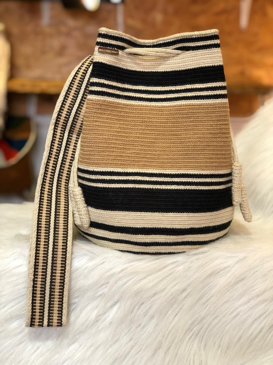 Wayuú Diseño Cordón Lateral Grande 29 x 29
