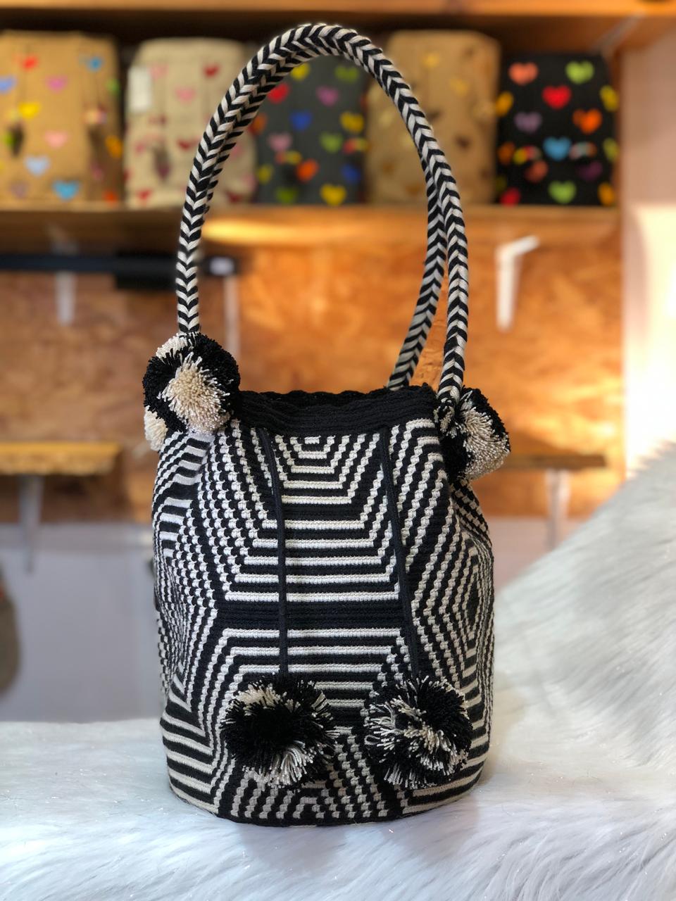 Wayuú Trenza y Borla 29 x 29