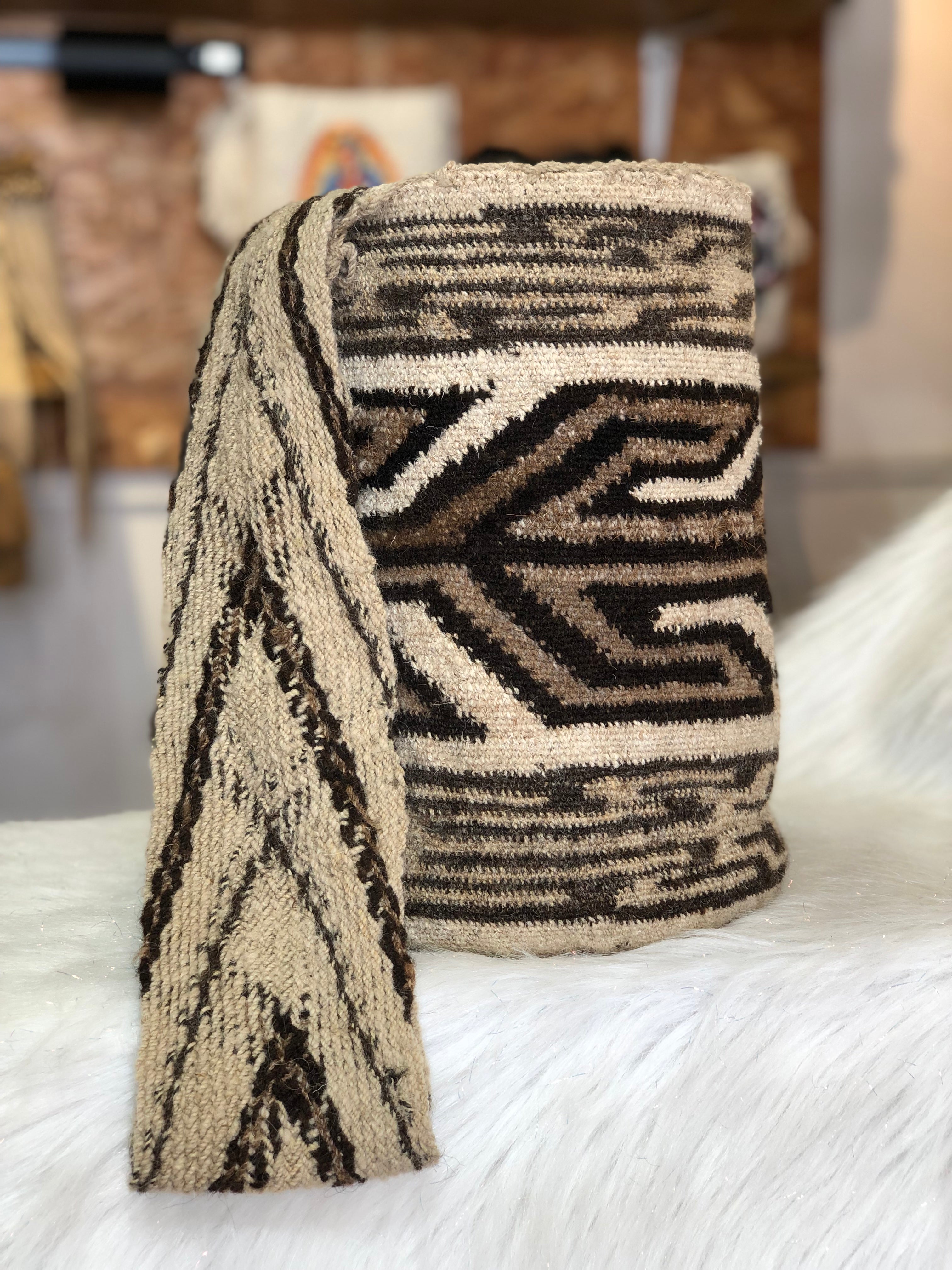 Arhuacas Grandes 33 x 28