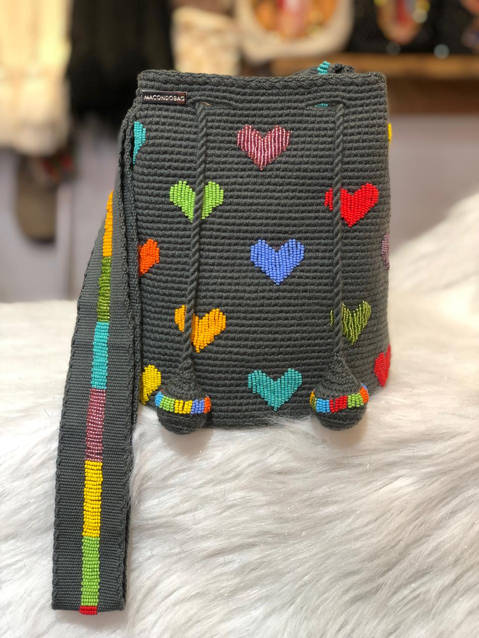 Exclusive Medium Wayuu Hearts Embroidery 22x23