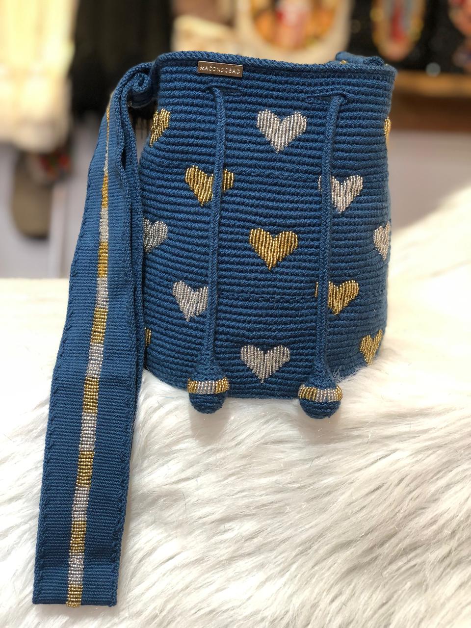 Exclusive Medium Wayuu Hearts Embroidery 22x23