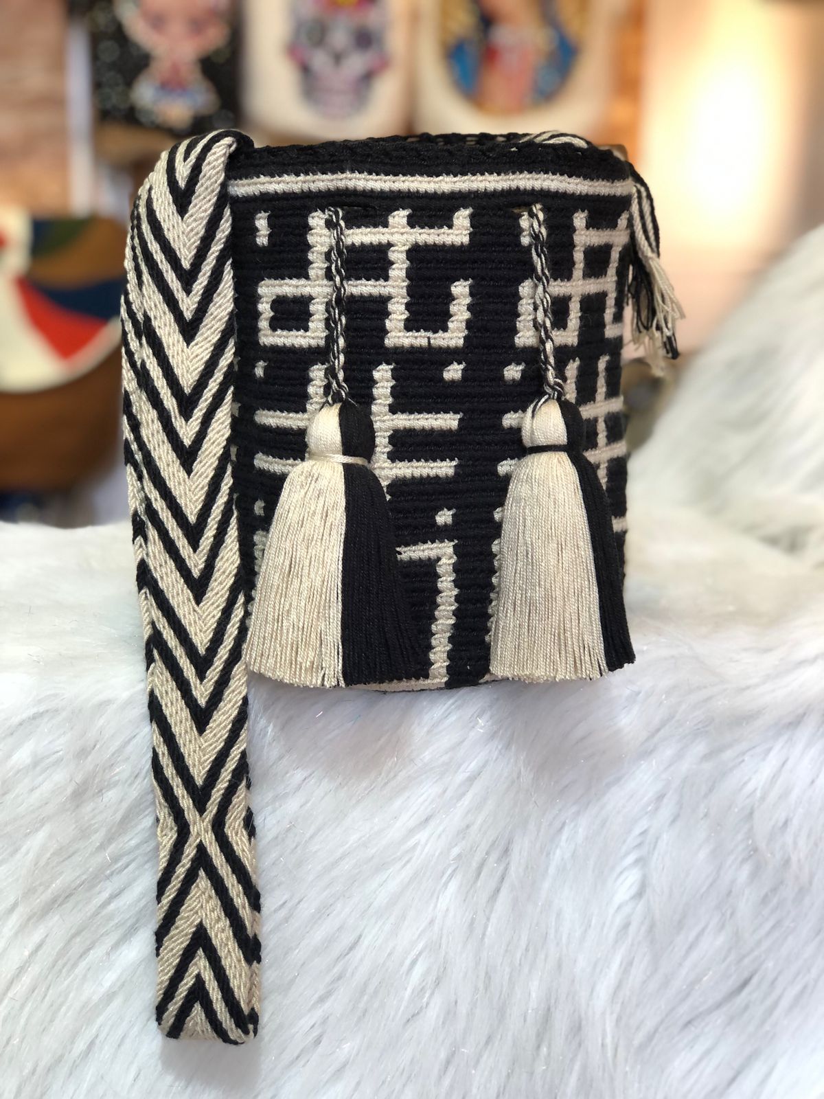 Wayuu Medium 22x21