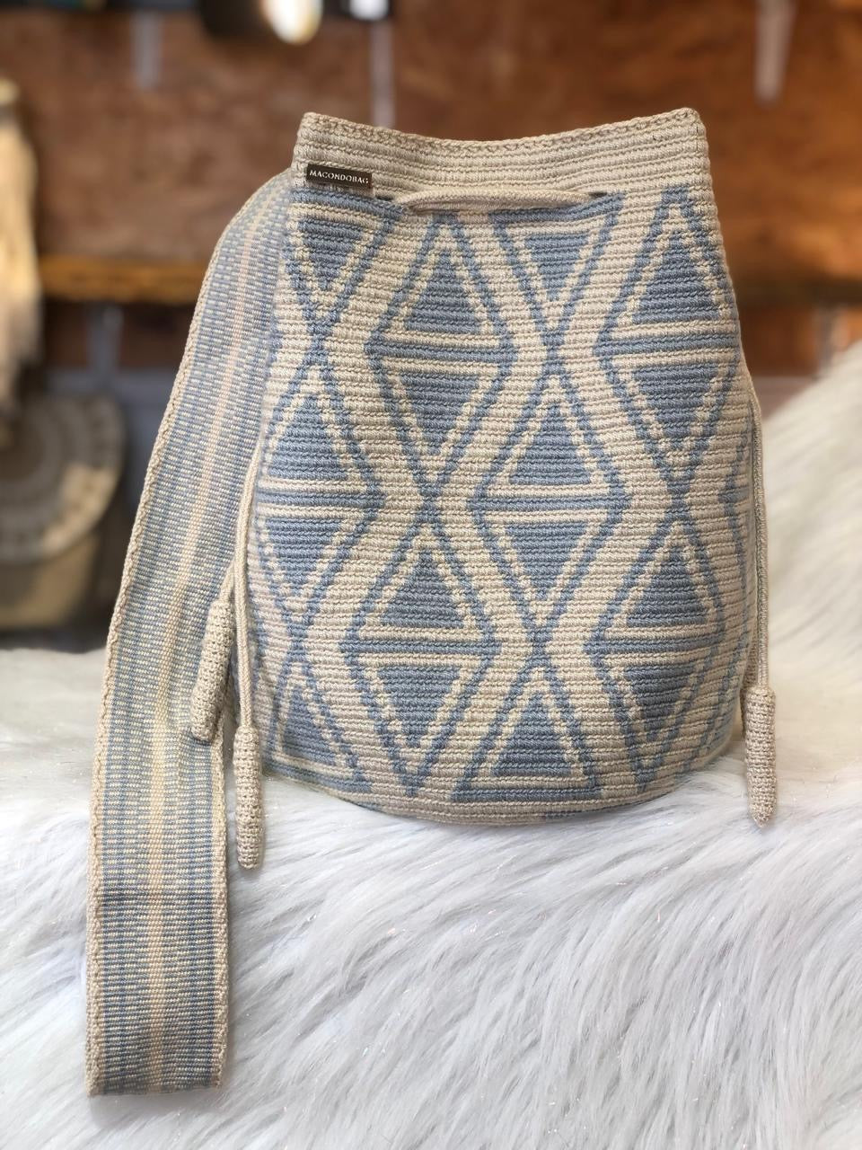 Wayuú Diseño Cordón Lateral Grande 29 x 29