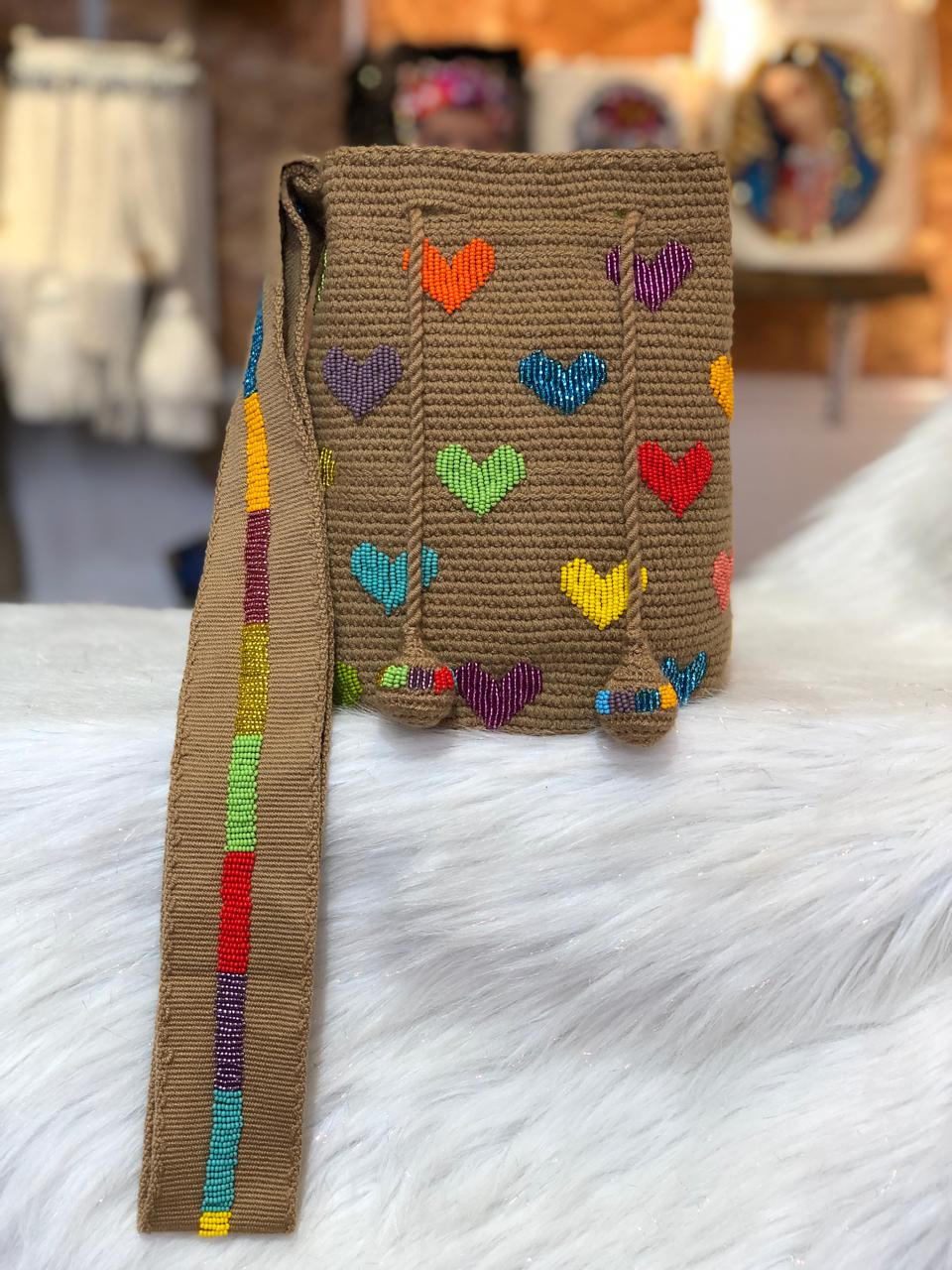 Exclusive Medium Wayuu Hearts Embroidery 22x23