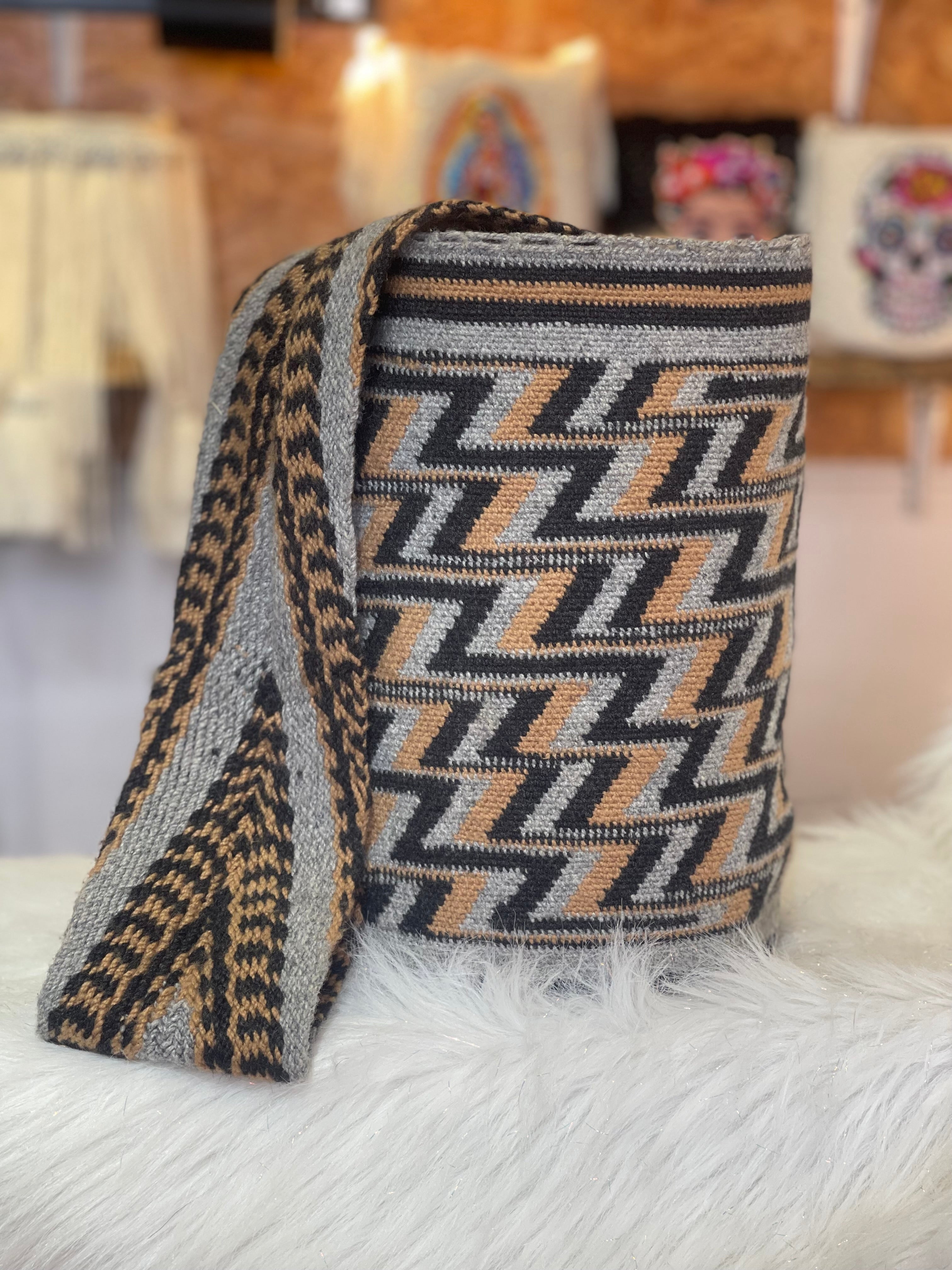 Arhuacas Grandes 33 x 28
