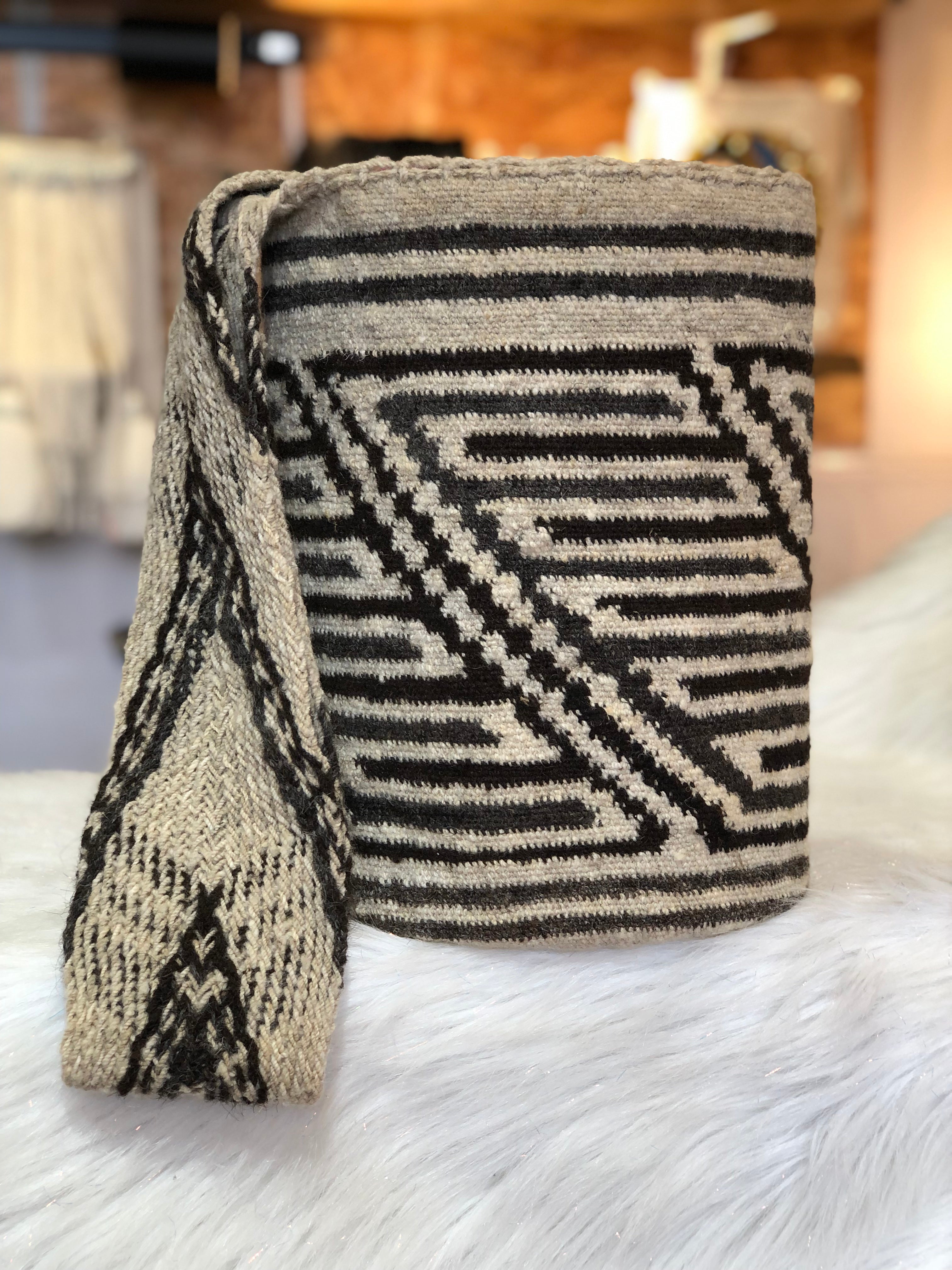 Arhuacas Grandes 33 x 28