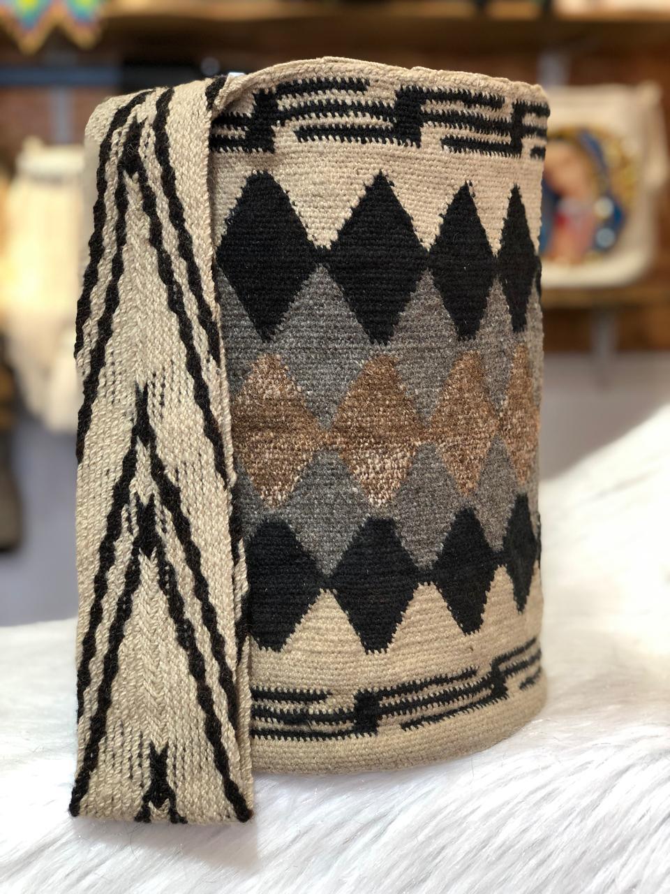 Arhuacas Grandes 33 x 28 – Macondo Bags