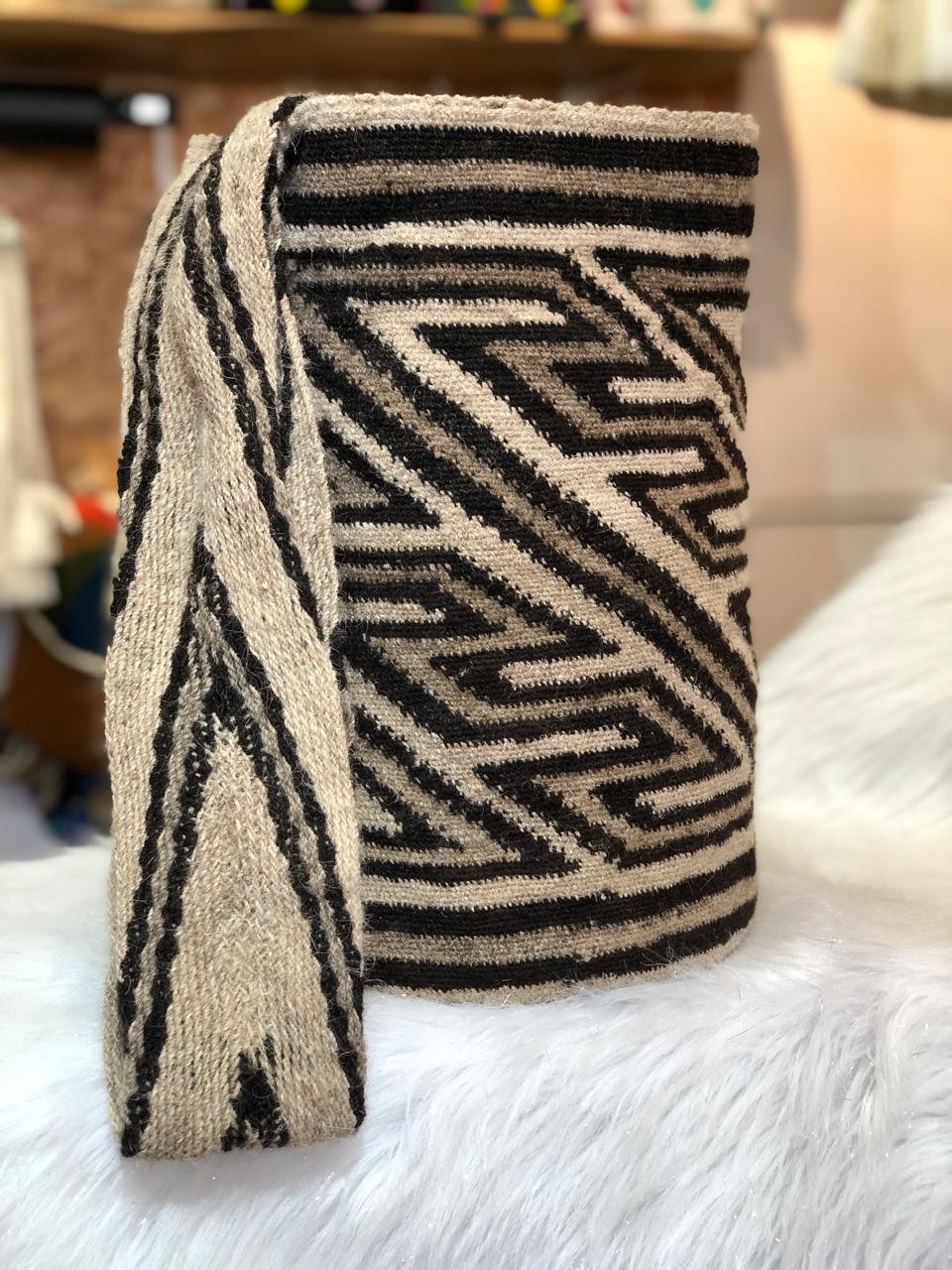 Arhuacas Extra Grandes 38 x 35