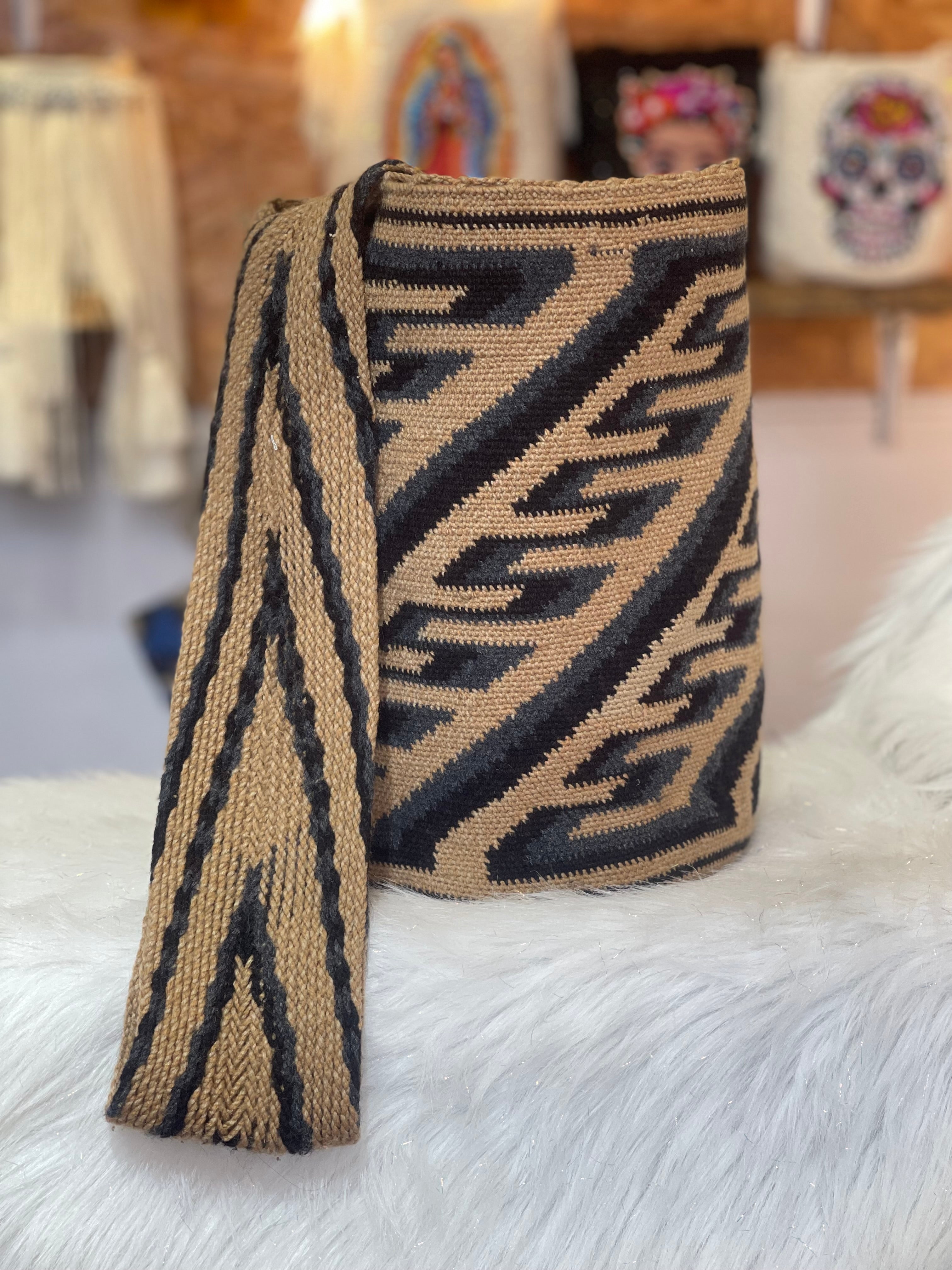 Arhuacas Grandes 33 x 28