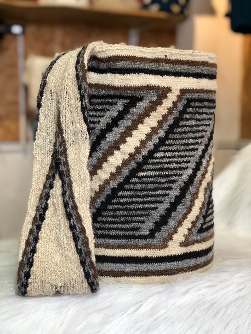 Arhuacas Grandes 33 x 28