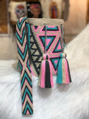 Wayuu Medium 22x21