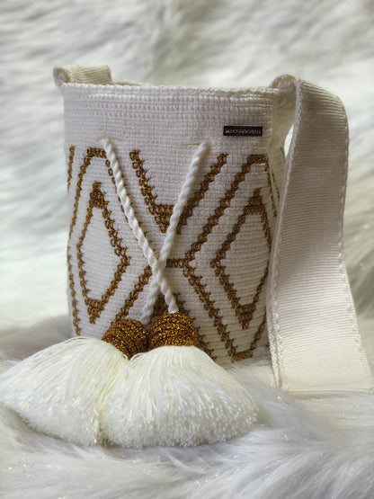Mediana Exclusive detalles en seda 22x20